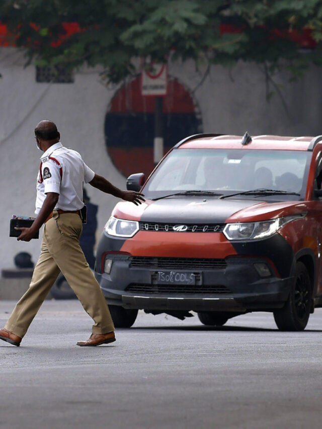 కానిస్టేబుల్ కార్ తీయమన్నందుకు ఆగ్రహానికి గురైన వ్యక్తి .. ఎంతటి దారుణానికి పాల్పడ్డాడంటే..?