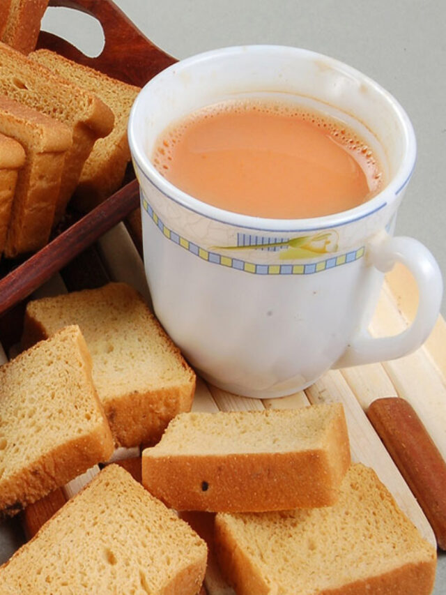 ప్రతిరోజు ఉదయాన్నే టీ కాంబినేషన్లో రస్క్ ను ఎక్కువగా తింటున్నారా? మీ ఆరోగ్యం ప్రమాదంలో ఉన్నట్టే?