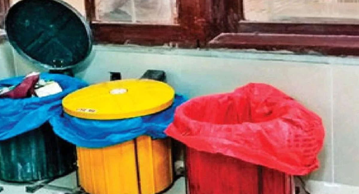 వాస్తు నియమాలకు విరుద్ధంగా ఇంట్లో ఈ దిక్కున చెత్త డబ్బా పెడితే సమస్యలు తప్పవు..?