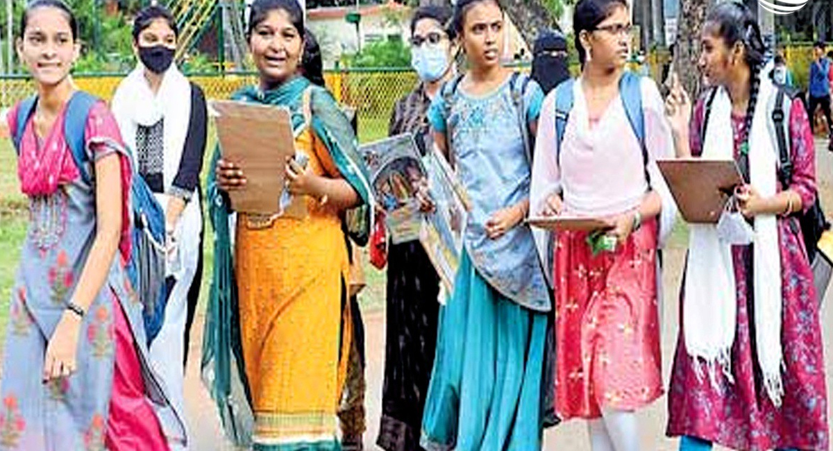 ఆడపిల్లల బంగారు భవిష్యత్తు కోసం కేంద్ర ప్రభుత్వం అమలులోకి తీసుకువచ్చిన ఐదు పథకాలు..?