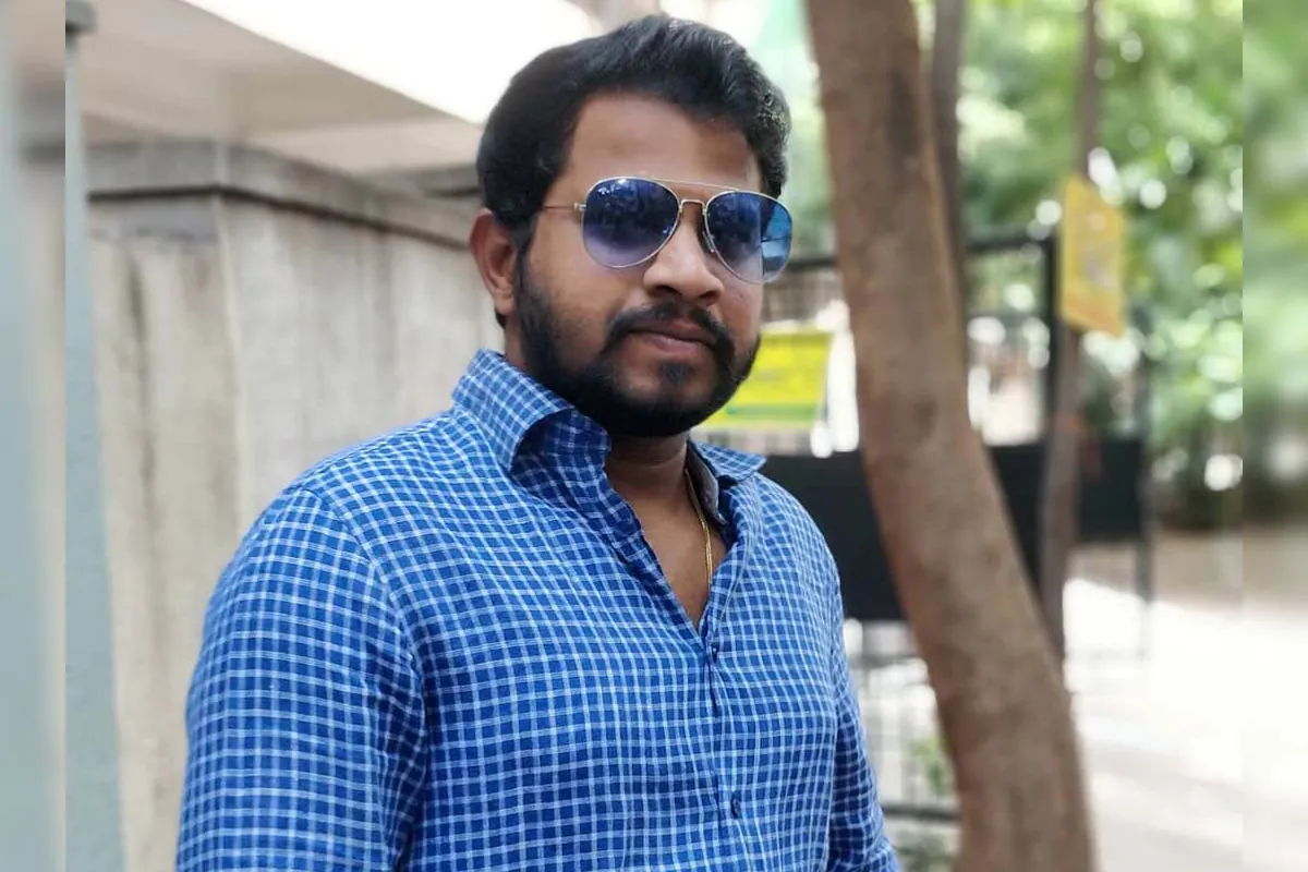 జగన్ కు పోటీగా హైపర్ ఆది.. ఇంతకు మించిన కామెడీ మరొకటి ఉండదుగా?