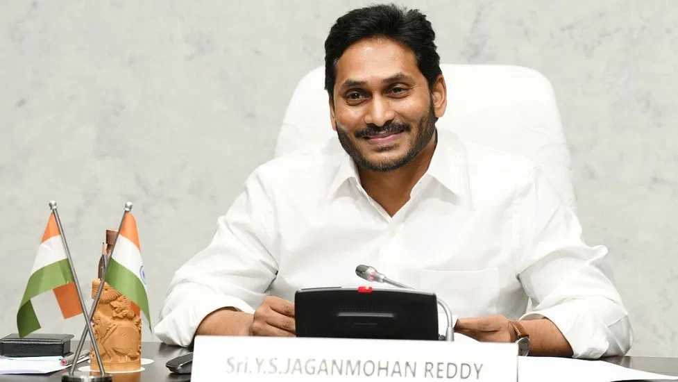 ఏపీలో అమలవుతున్న పథకాలు జగన్ ను ముంచుతాయా? తేల్చుతాయా?