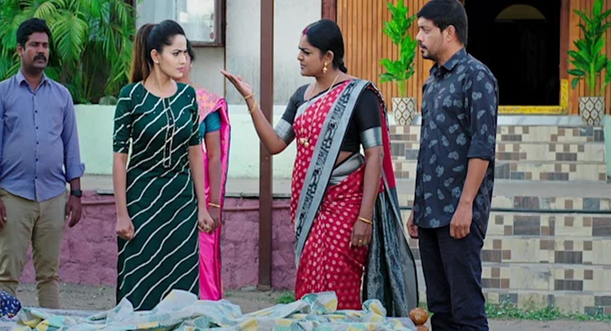 హిమను అడ్డుపెట్టుకొని కార్తీక్ ను సొంతం చేసుకునే పనిలో మోనిత….. మోనిత బ్రతుకు బజారుకీడ్చిన దీప!