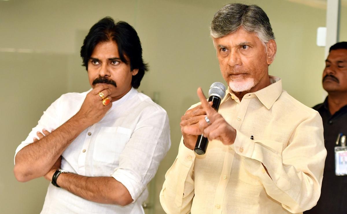 చంద్రబాబుతో భేటీ.! సెల్ఫ్ గోల్ చేసుకున్న పవన్ కళ్యాణ్.!