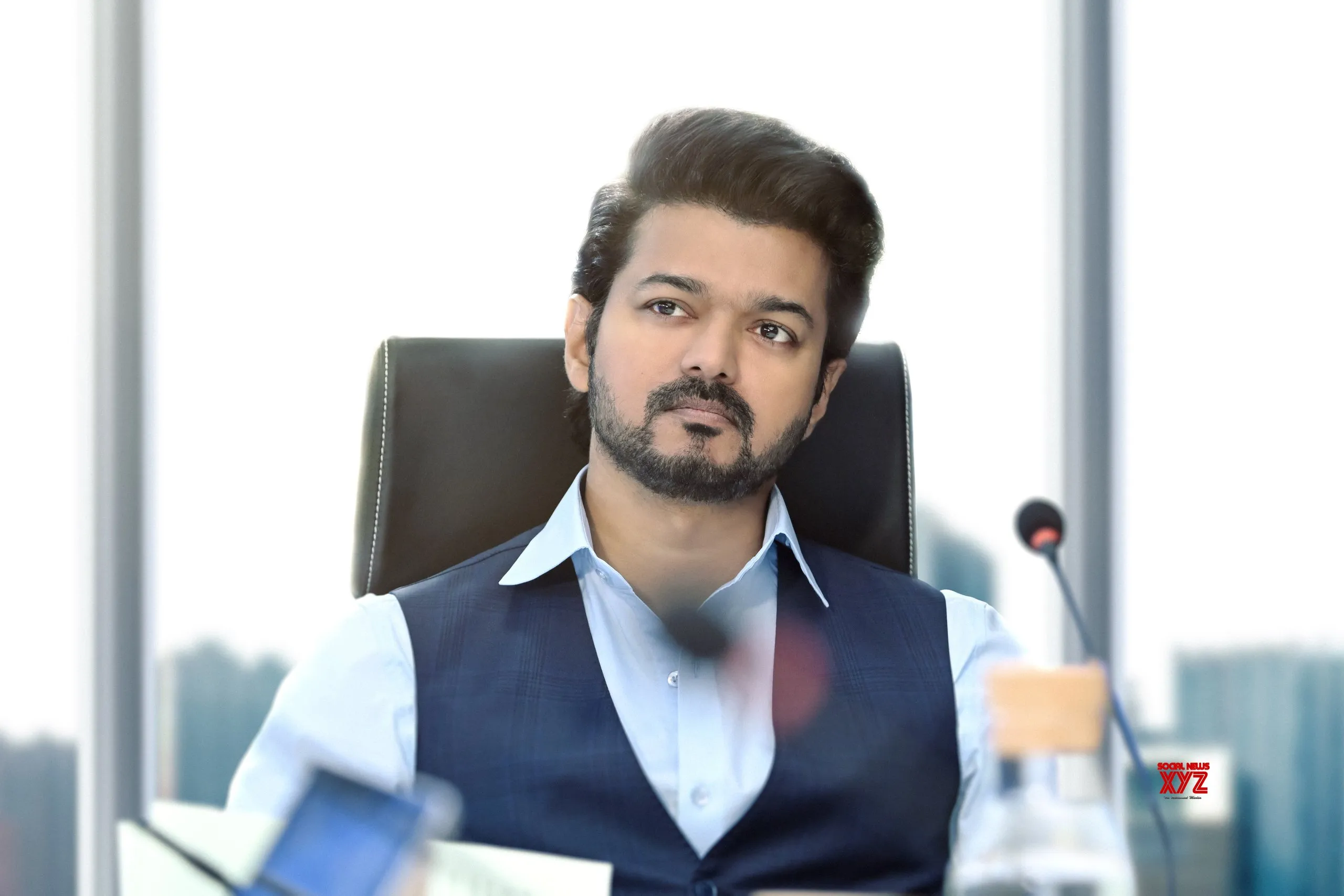 thalapathy-vijay-s-vaarasudu-aka-varisu-movie-working-HD-stills-