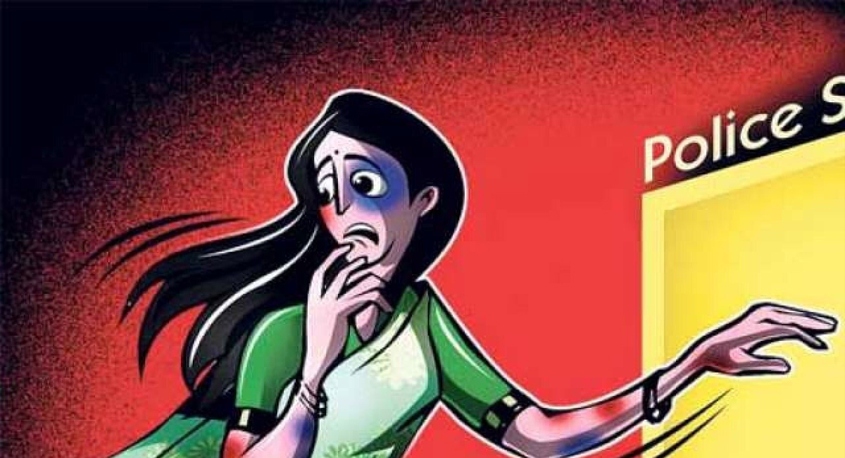 భూత వైద్యం పేరుతో మహిళ చేతులు కాల్చేసిన  మంత్రగాల్లు…!