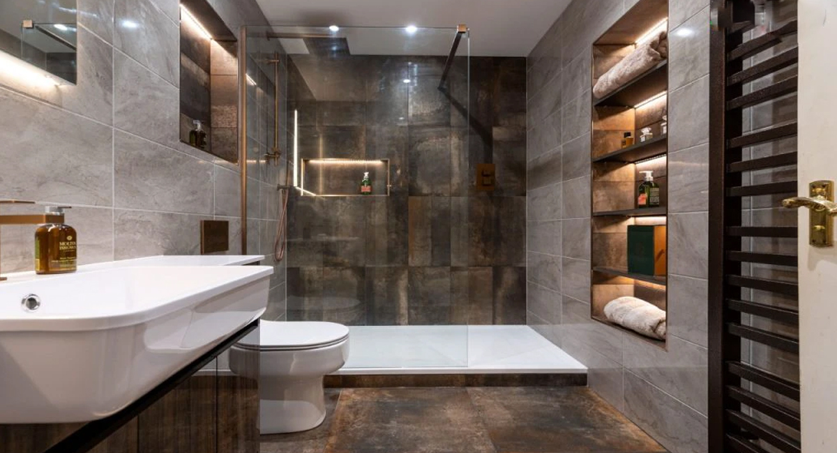 బెడ్ రూమ్లో అటాచ్డ్ బాత్రూం నిర్మిస్తున్నారా… ఈ నియమాలు తప్పనిసరి పాటించాలి!