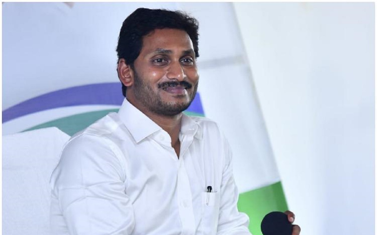 ఏపీ మహిళలకు ప్రయోజనం చేకూరేలా జగన్ సర్కార్ అమలు చేస్తున్న స్కీమ్స్ ఇవే!