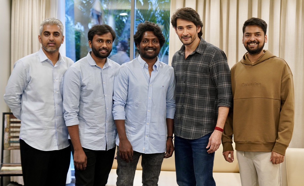 ‘రైటర్ పద్మభూషణ్‌’ చిత్ర యూనిట్ ని అభినందించిన మహేష్ బాబు