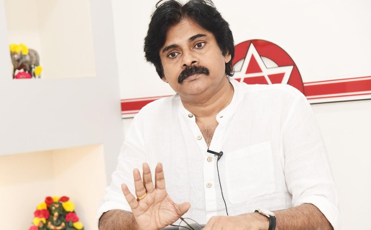 పవన్ కన్‌ఫ్యూజన్.! రాజకీయాలు అలా.! సినిమాలేమో ఇలా.!