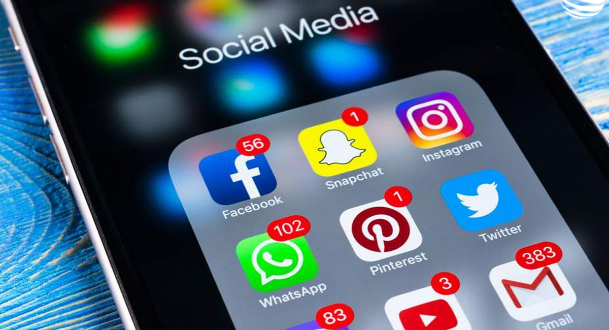 నిత్యం సోషల్ మీడియాలో కాలం గడిపేస్తున్నారా… పొరపాటున కూడా ఈ తప్పులు చేయకండి!