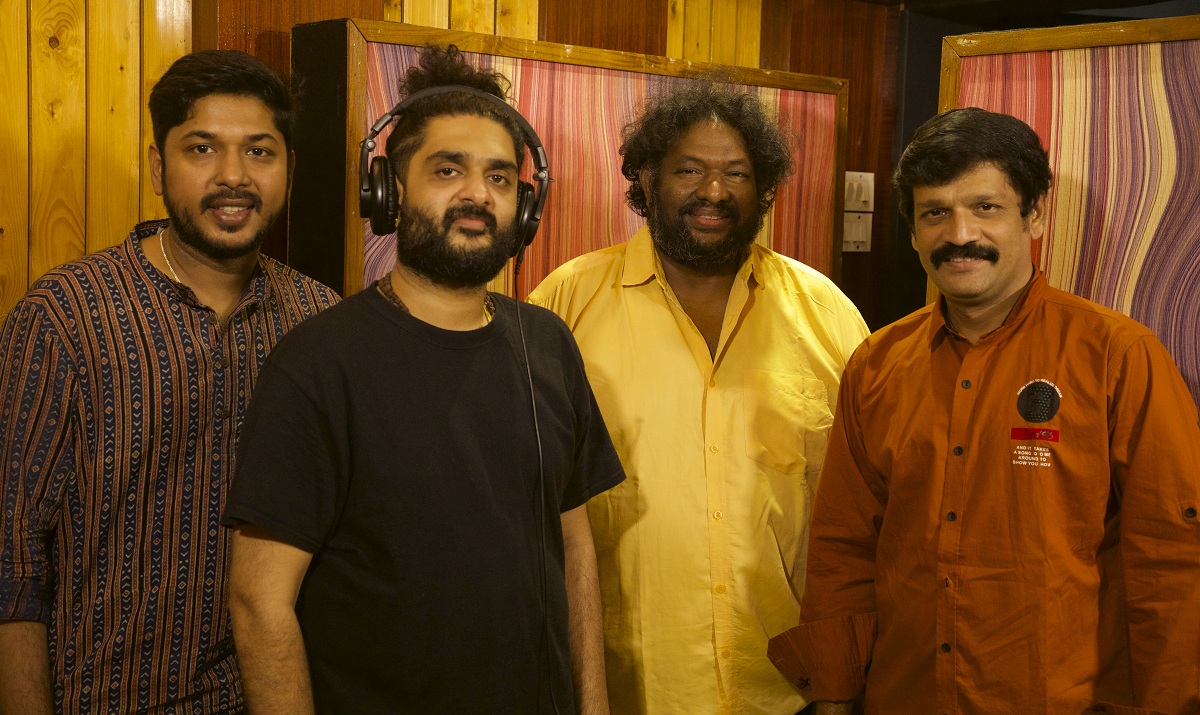 ‘పందిరిమంచం’ చిత్రంలో సిద్ శ్రీరామ్ పాడిన సాంగ్ లాంచ్ మోహన్ రాజా