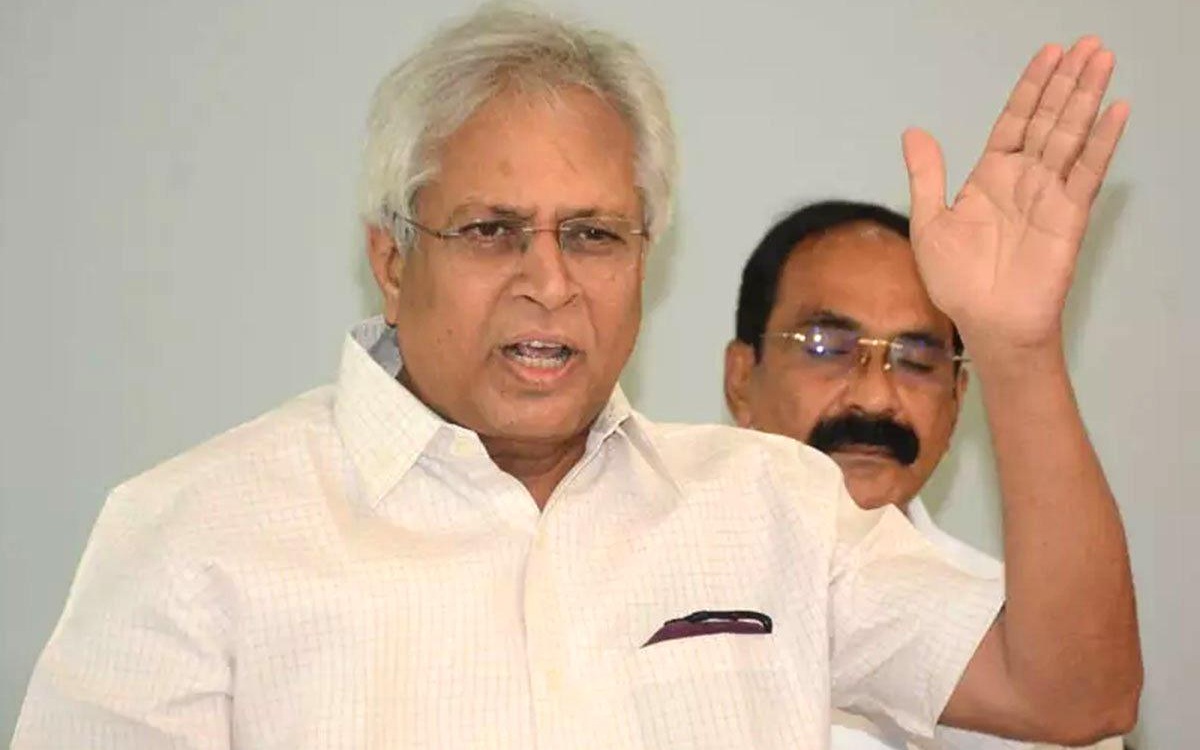 పొలిటికల్ ఆత్మహత్యలపై ఉండవల్లి క్లారిటీ!