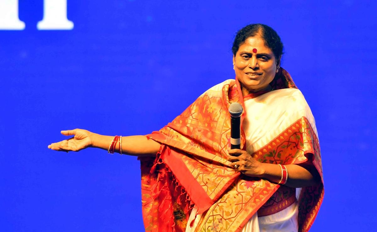 వైఎస్సార్టీపీ నుంచి పోటీ చేయనున్న వైఎస్ విజయమ్మ.?