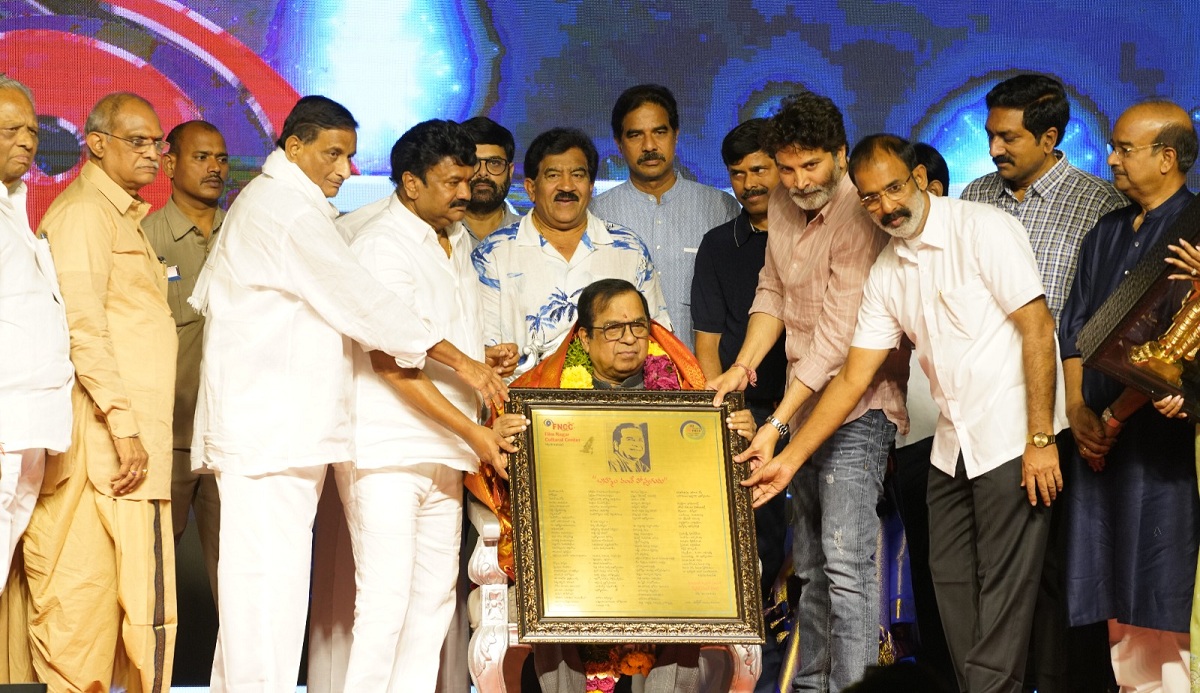 హాస్యబ్రహ్మ డా. బ్రహ్మానందంకు ఎఫ్‌.ఎన్‌.సి.సి సత్కారం