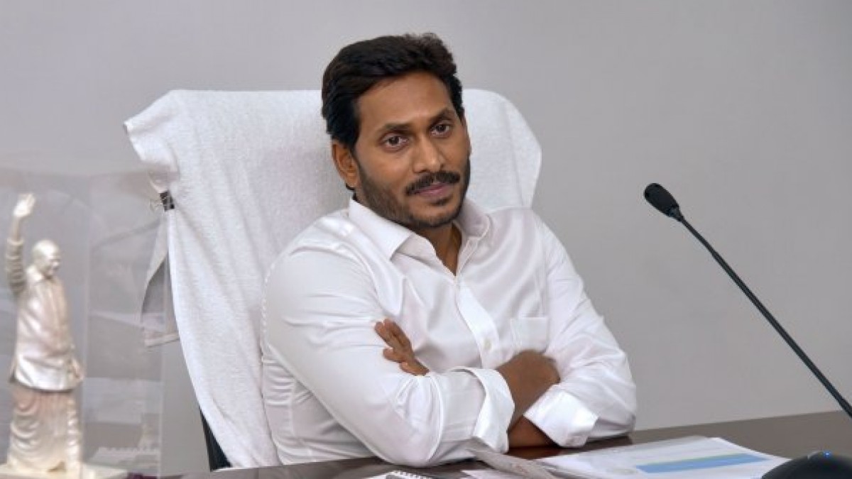 విశాఖ నుంచే జగన్ పాలన.. పవన్, చంద్రబాబు వెనుకడుగు వేయగలరా?