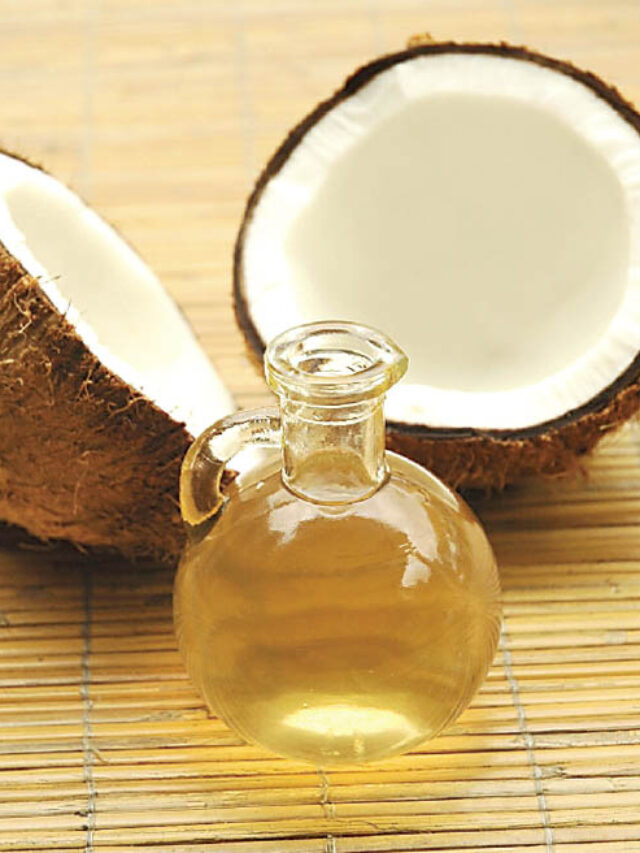 కాళ్లు పగుళ్ళ సమస్యతో ఇబ్బంది పడుతున్నారా… కొబ్బరి నూనెతో సమస్యకు చెక్ పెట్టండిలా!