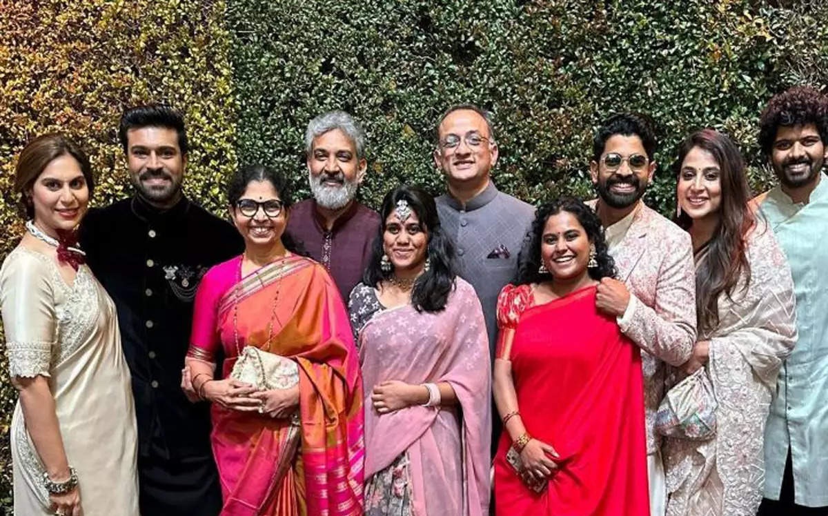 అద్దె ఇంట్లో రాజమౌళి అండ్ టీమ్