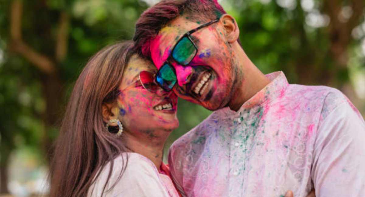 పెళ్లి తర్వాత మొదటి హోలీ జరుపుకుంటున్నారా… ఇలా సెలబ్రేట్ చేసుకోండి!