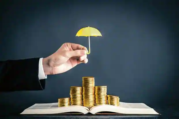 ఇన్సూరెన్స్ పాలసీలను కొనుగోలు చేసేవాళ్లకు అలర్ట్.. చెయ్యకూడని తప్పులివే!