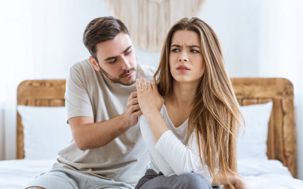 భర్తలు పొరపాటున ఈ విషయాలు భార్యకు చెప్పారో మీ బంధం తెగిపోయినట్లే!