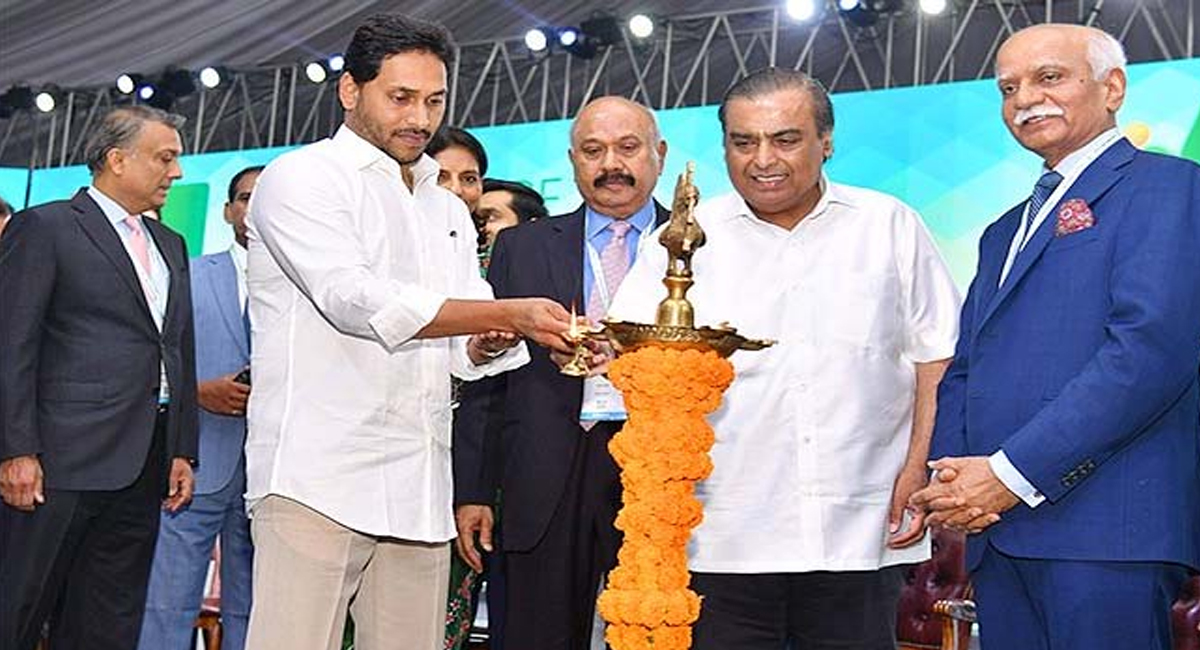 రూ.13 లక్షల కోట్ల పెట్టుబడులు.. అన్ని లక్షల ఉద్యోగాలను జగన్ కల్పించనున్నారా?