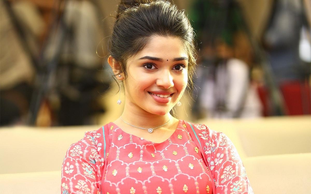 కృతి శెట్టి బాగా తగ్గించేస్తోందిటగా.!