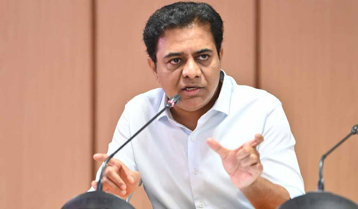ఆత్మరక్షణలో తెలంగాణ సకలశాఖ మంత్రి!