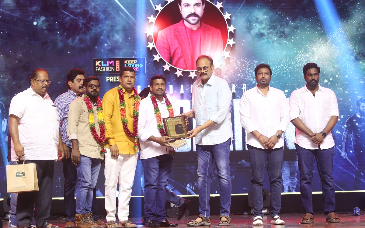 రామ్ చరణ్ పుట్టిన రోజు వేడుకల్లో నాగబాబు