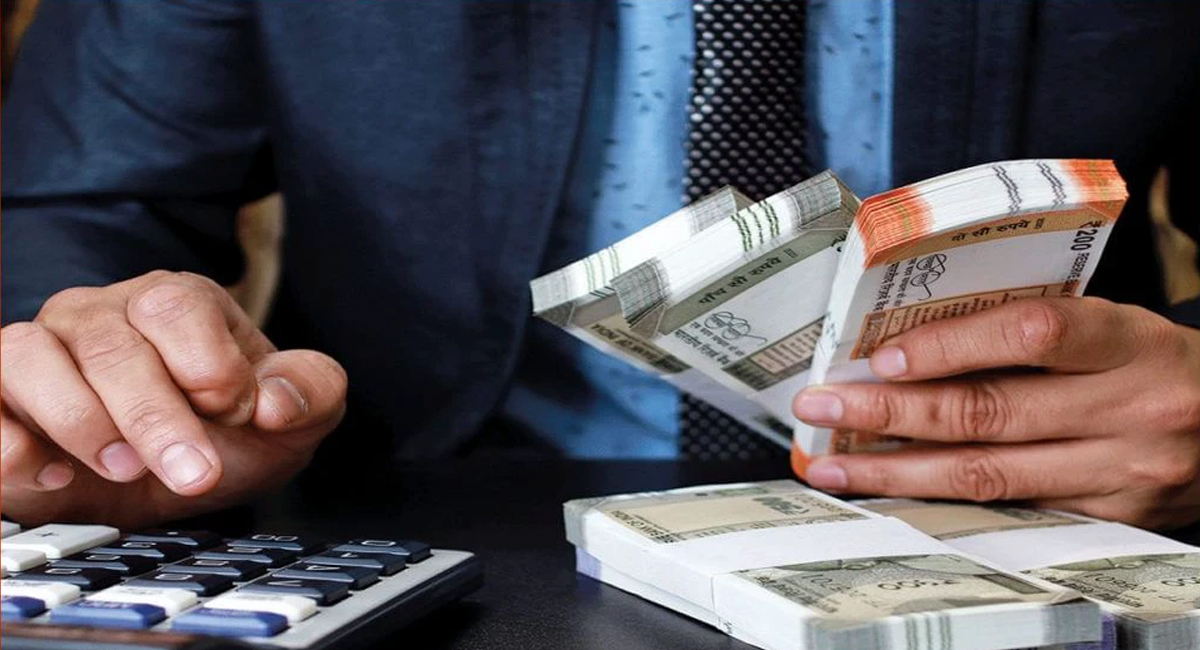 టాక్స్ కట్టకుండా లక్షాధికారులు అయ్యే ఛాన్స్.. ఈ స్కీమ్ లో పెట్టుబడి పెడితే చాలు..?