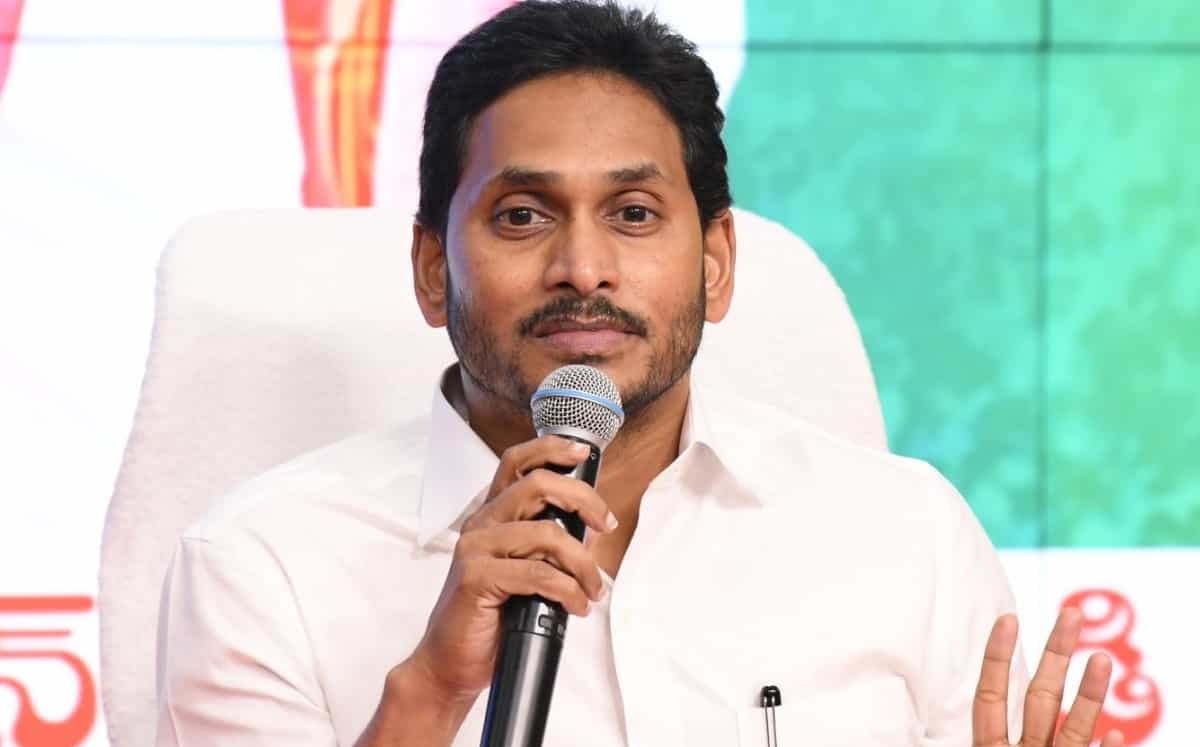 సడన్ టూర్: ఢిల్లీకి జగన్.. టీడీపీ కౌంటర్స్ స్టార్ట్!