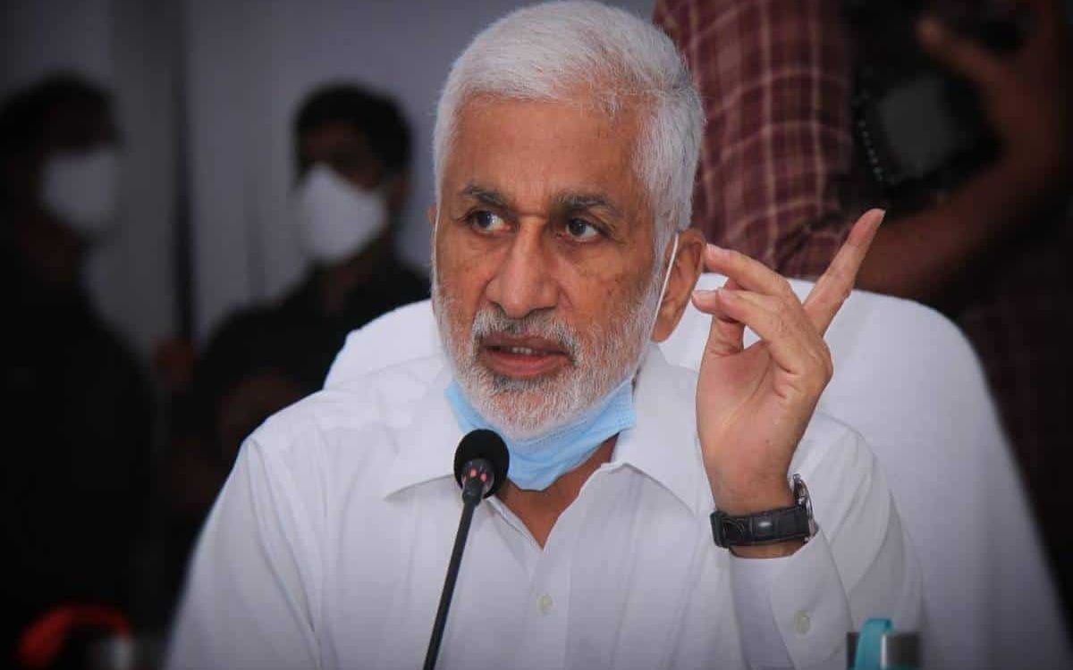 విజయసాయిరెడ్డికి ఉత్తరాంధ్ర మళ్ళీ ఇచ్చేస్తే..