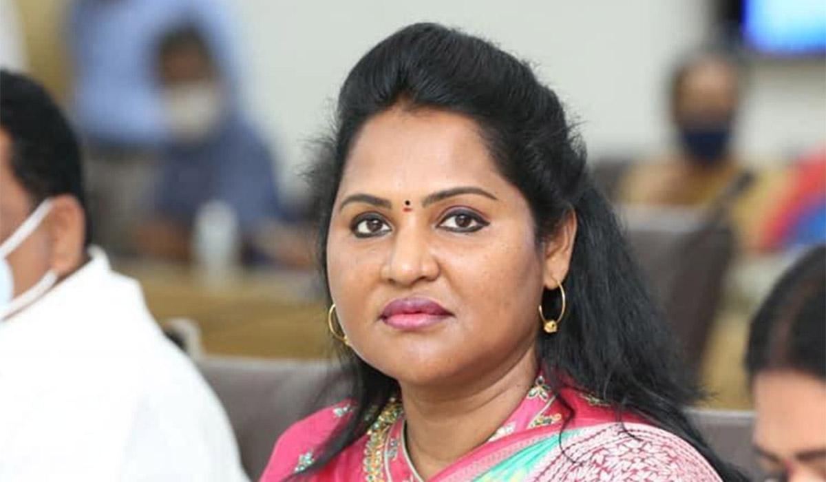 టీడీపీలోకి వైసీపీ ఎమ్మెల్యే శ్రీదేవి.?