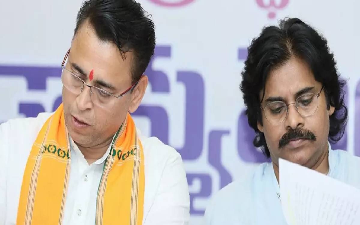 పవన్ అడిగిన రోడ్ మ్యాప్ పై సంచలన కామెంట్స్ చేసిన సునీల్!