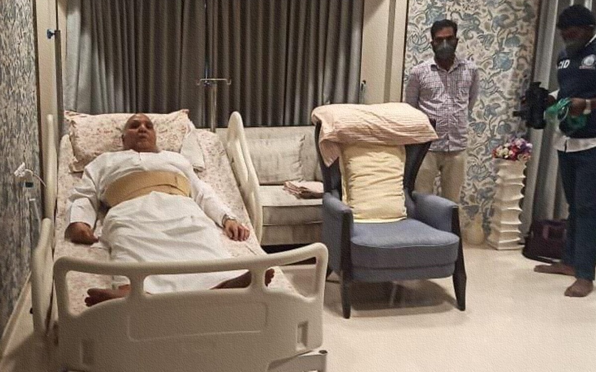 వైరల్ పిక్: అనారోగ్యంతో బెడ్ మీద రామోజీ… అలాంటాయన కాదంట!