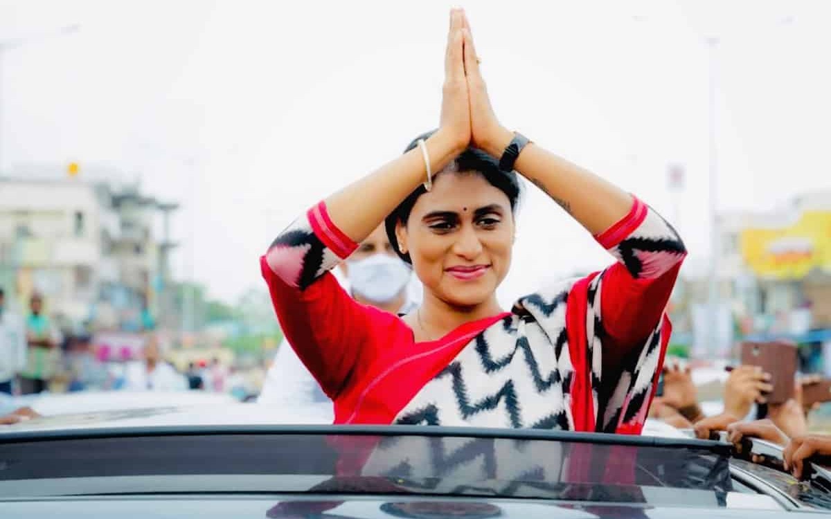 జైలు నుంచి వైఎస్ షర్మిల విడుదల.! కొట్టనే లేదట.!