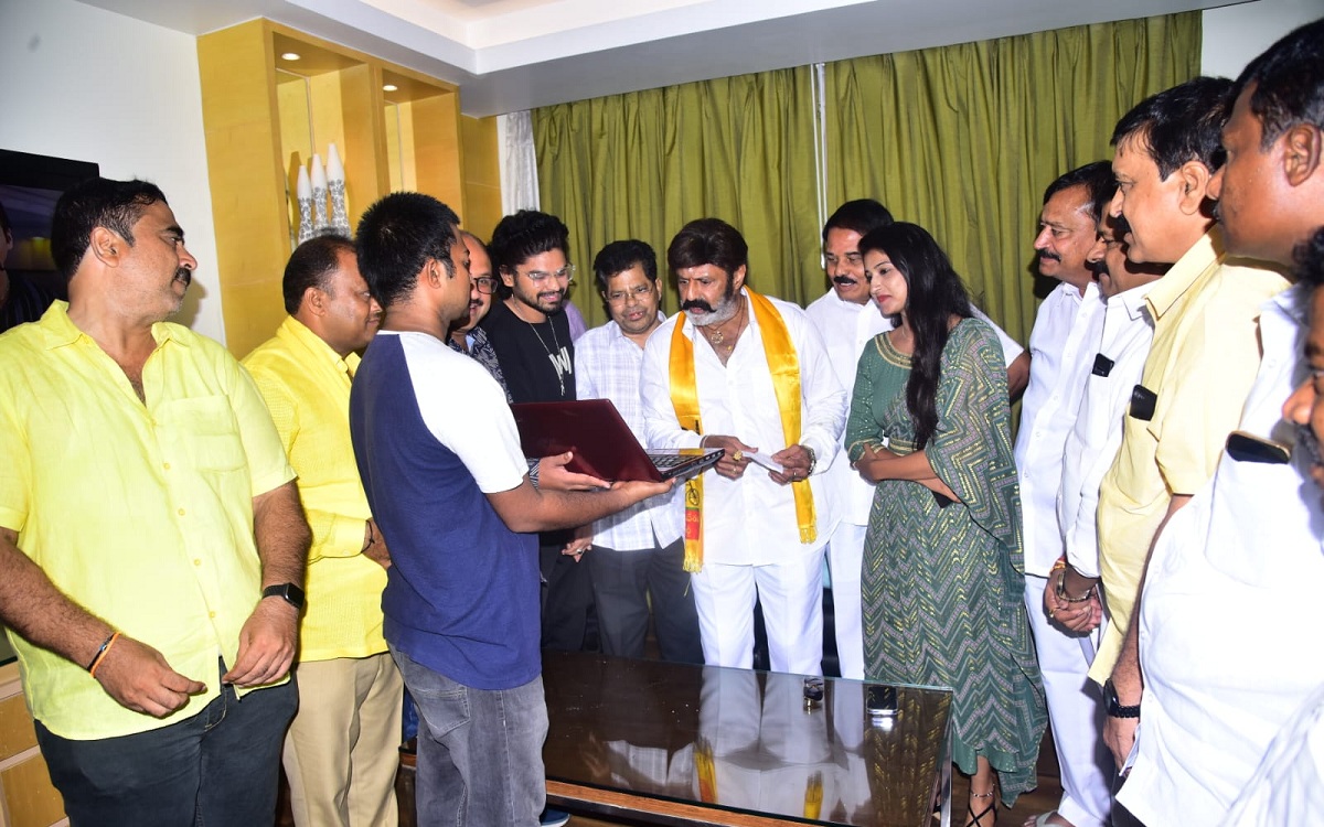 ‘ఐక్యూ’ ట్రైలర్‌ ఆవిష్కరణలో బాలకృష్ణ