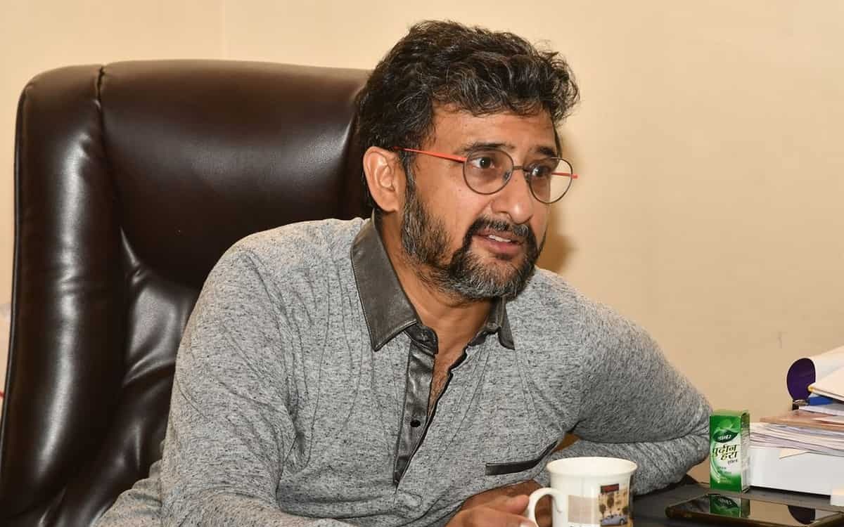 సినిమా ఫ్లాప్.. డైరెక్టర్‌కు బ్యాంకు నోటీసులు