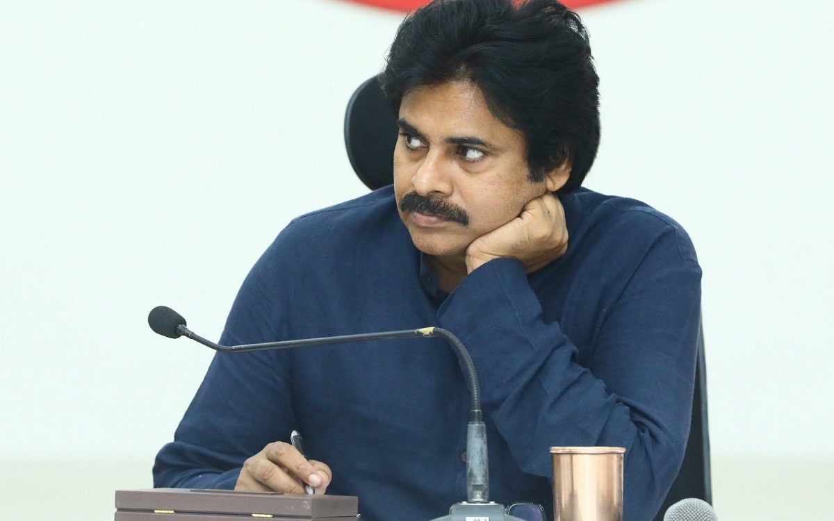 పవన్ కళ్యాణ్ అనూహ్య నిర్ణయం.! ఎందుకిలా.?