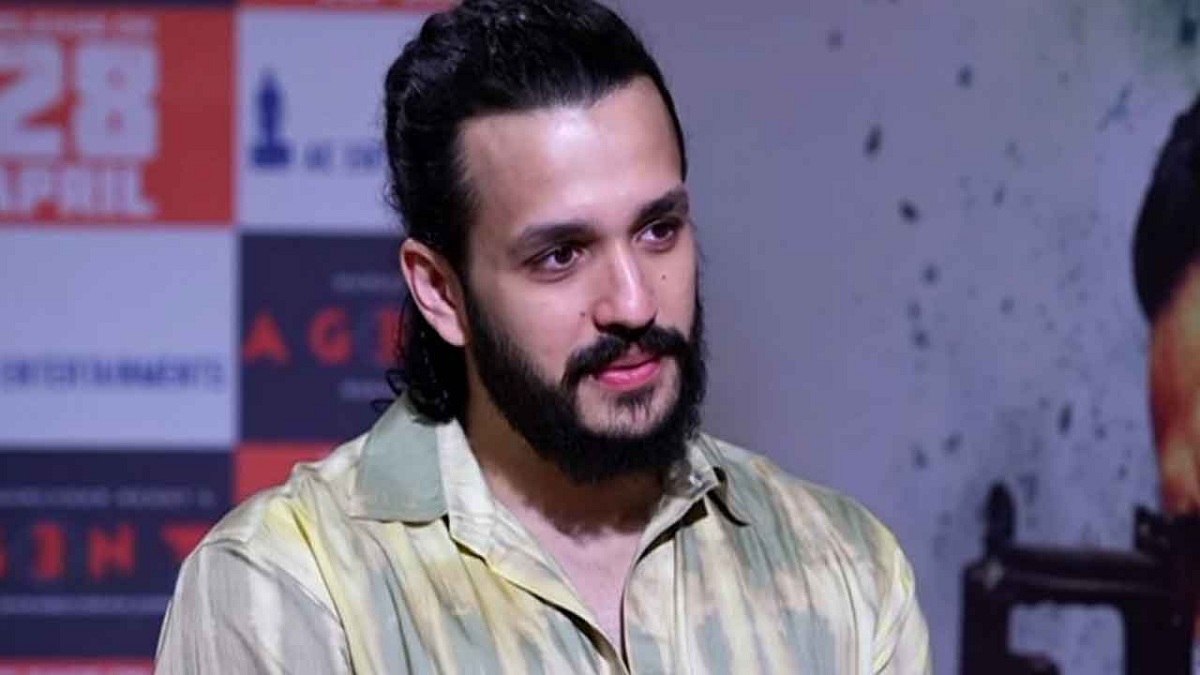 అఖిల్ వెంట ముగ్గురట!