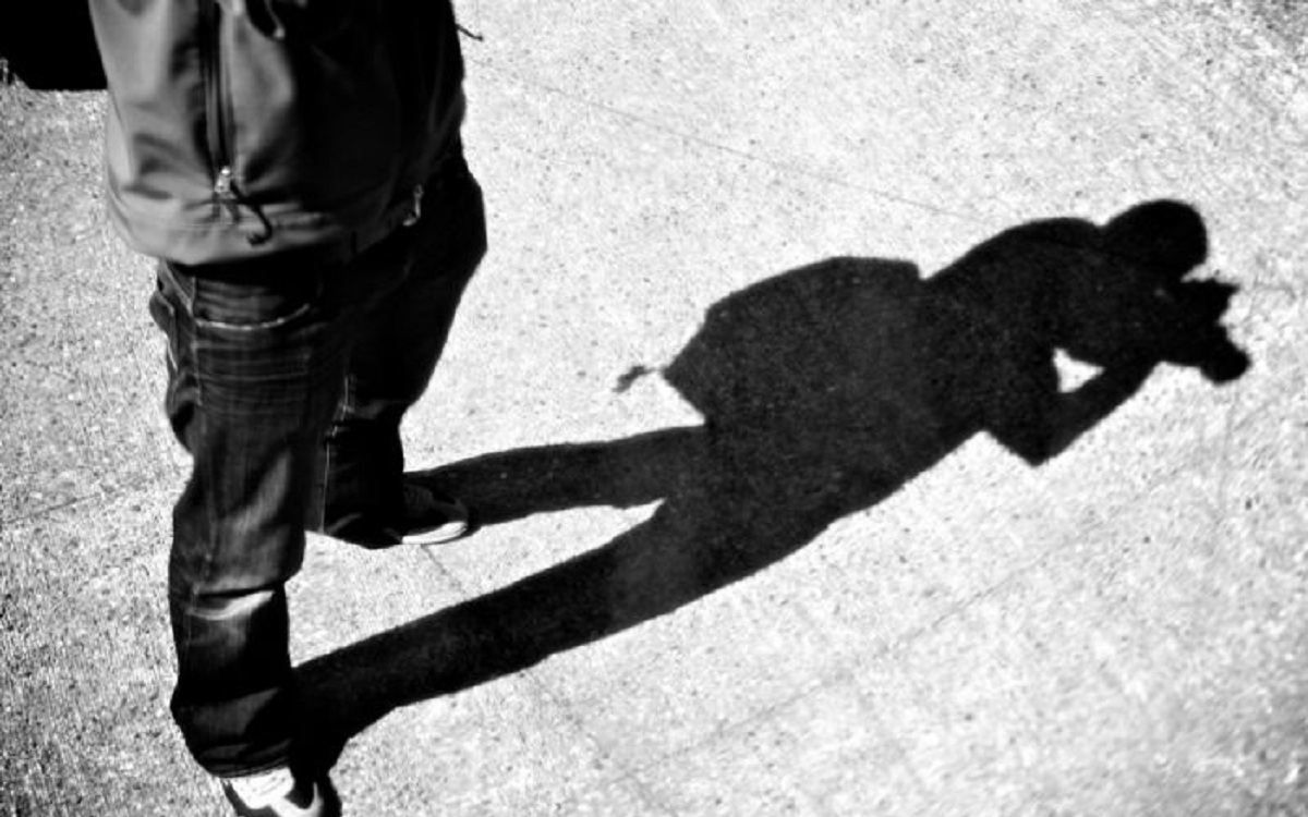 డబ్బులిచ్చి మరీ లీక్ చేయిస్తున్నారట.!