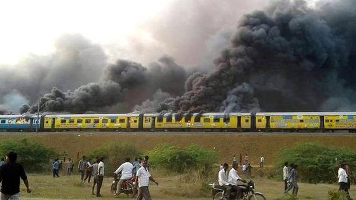 రాయలసీమ గుండాలు కాదు… గోదావరి జిల్లాల కాపులూ కాదు!