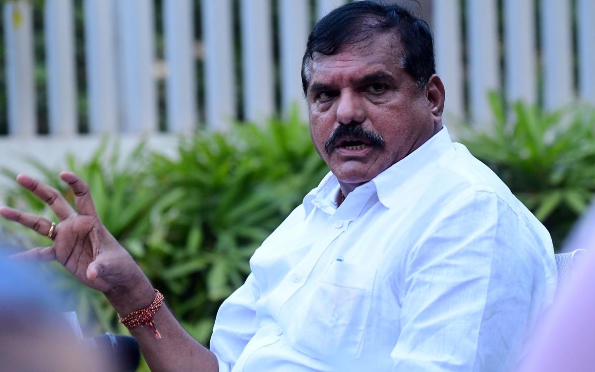 సిల్క్ స్మితను గుర్తుచేసిన బొత్స.. కామెంట్స్ వైరల్!