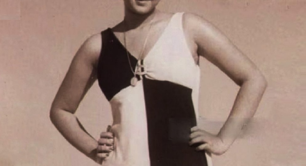 పాత సినిమాల్లోనే బికినీ వేసిన హీరోయిన్ ఎవరో తెలుసా?