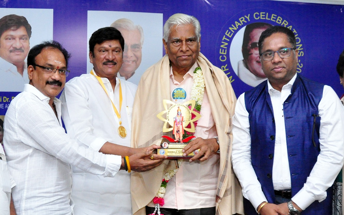 ఎన్.టి.ఆర్ శత జయతి వేడుకల్లో – పద్మభూషణ్ కె.పద్మనాభయ్య