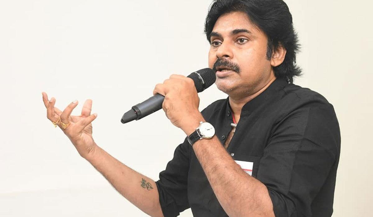 ఒక్కసారిగా అందరి హీరో ఫ్యాన్స్ ని తన వైపు తిప్పుకున్న పవన్.!