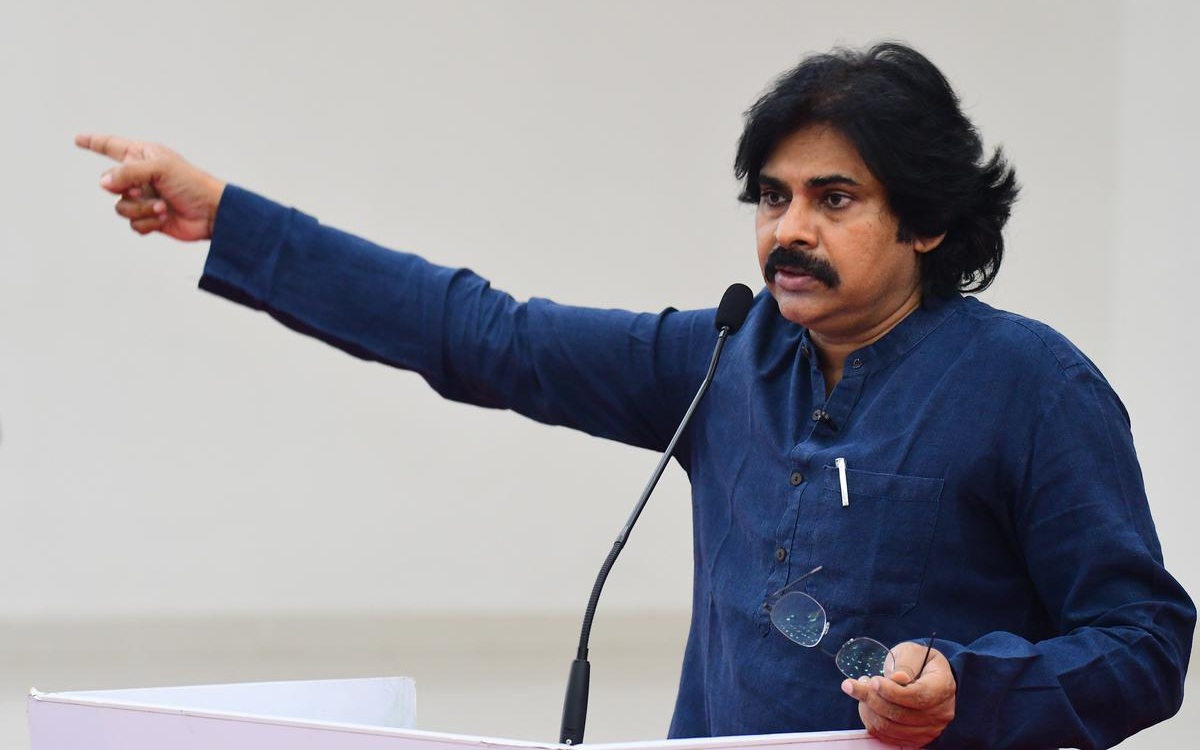 బిగ్ బ్రేకింగ్: పవన్ పర్యటన షెడ్యూల్లో మార్పు.. తెరపైకి సెక్షన్ 30!