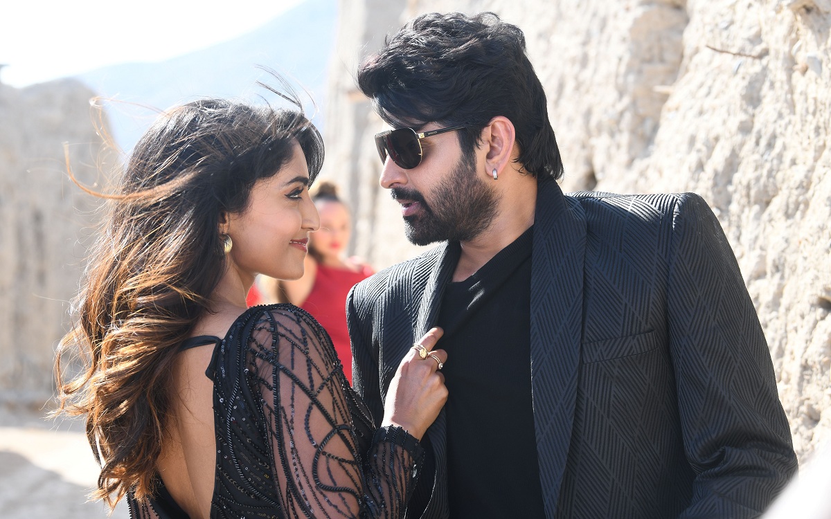 శ్రీవిష్ణు, సామజవరగమన నుంచి హోలా రే హోలా పాట విడుదల