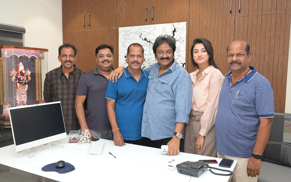 వివి వినాయక్ లాంచ్ చేసిన రాజ్ తరుణ్ ‘తిరగబడరసామీ’ ఫస్ట్ లుక్ మోషన్ పోస్టర్