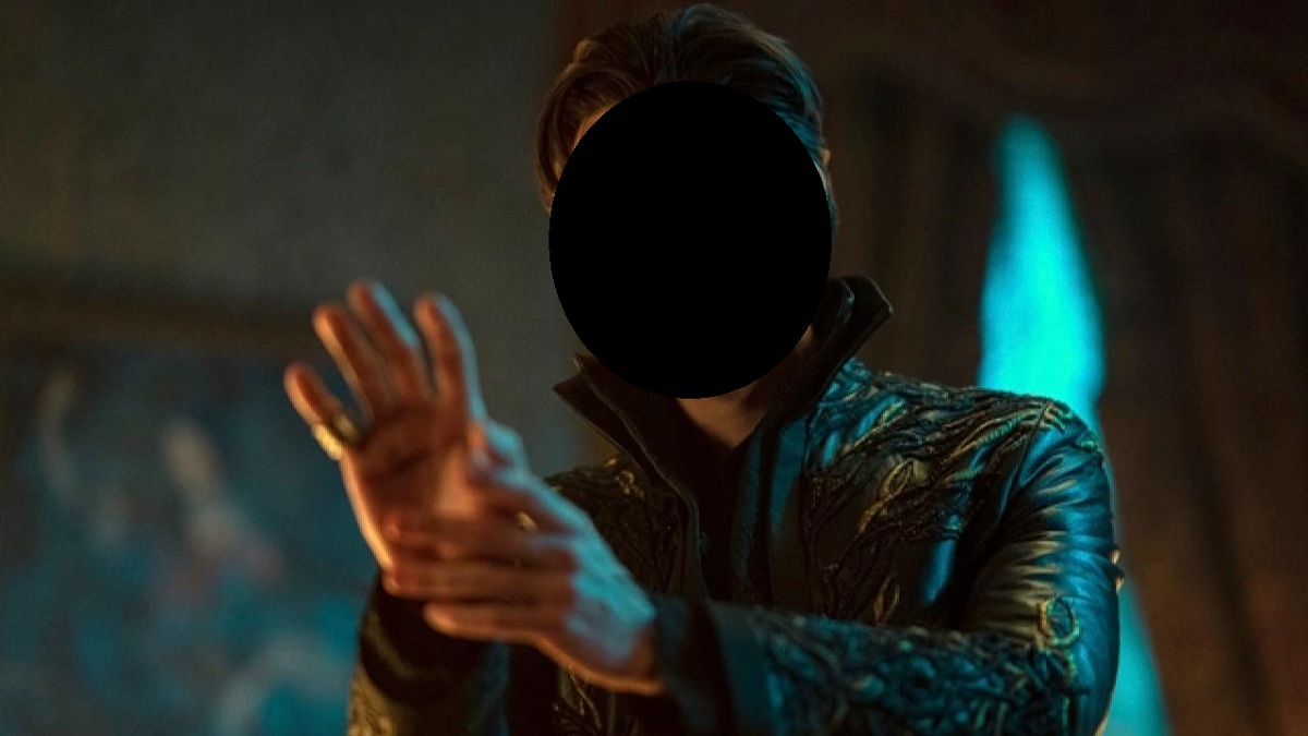 ఇరువురి భామల కౌగిలిలో.!